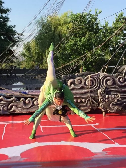 江苏省杂技团首推诗词歌赋杂技剧场《小桥.流水.人家》(图4) 江苏省杂技团首推诗词歌赋杂技剧场《小桥.流水.人家》(图4)