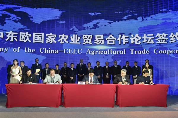 “小枸杞 大健康”——中宁枸杞专场推介会在云南昆明举行(图3) “小枸杞 大健康”——中宁枸杞专场推介会在云南昆明举行(图3)