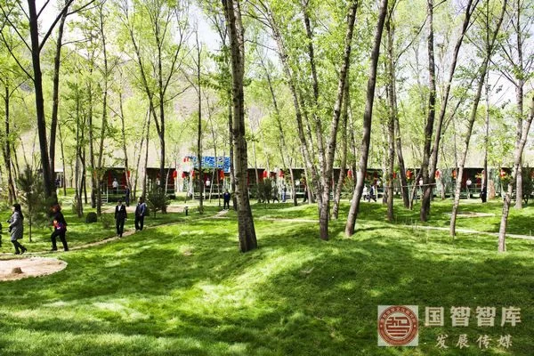 山西灵丘北泉营地为500户贫困户脱贫铺路(图2) 山西灵丘北泉营地为500户贫困户脱贫铺路(图2)