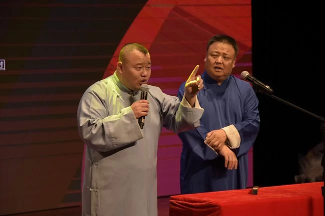 安冬：用相声传递一座城市的温度(图2)