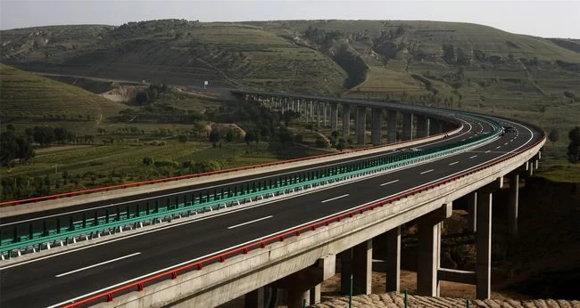 榆林基础设施建设“加速度” 拉动城市跨越发展大引擎(图1) 榆林基础设施建设“加速度” 拉动城市跨越发展大引擎(图1)
