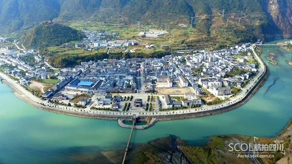 四川省委书记彭清华在香港《紫荆》杂志发表署名文章：大灾更显同胞大爱 紫荆盛开巴蜀大地(图4)