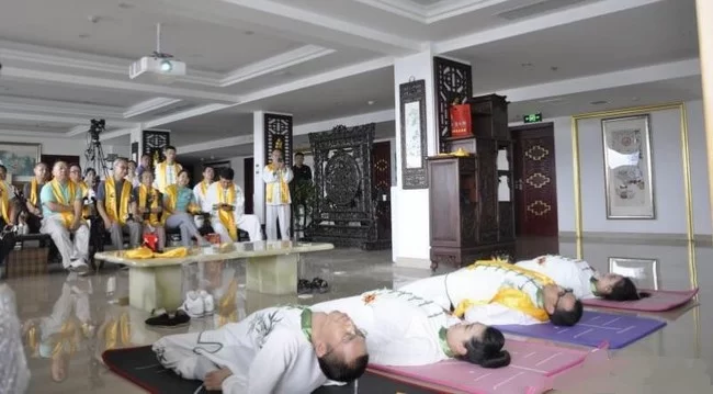 陈红涛教授《经络与人体"核反应堆"》功法讲座获中外专家学者赞誉(图2) 陈红涛教授《经络与人体"核反应堆"》功法讲座获中外专家学者赞誉(图2)