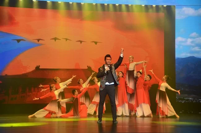 让城市添情怀 为文艺塑名家(图1) 让城市添情怀 为文艺塑名家(图1)