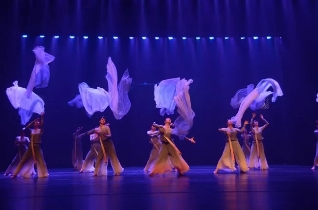 让城市添情怀 为文艺塑名家(图5) 让城市添情怀 为文艺塑名家(图5)