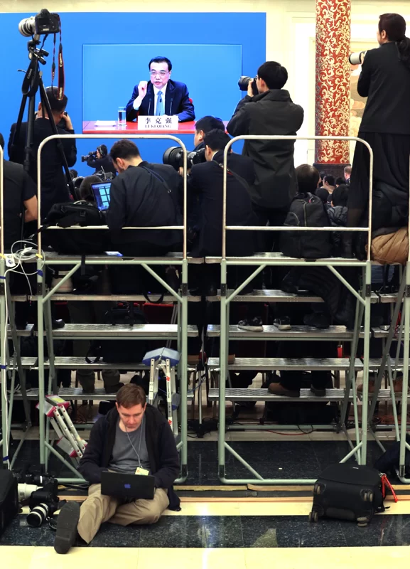 李克强记者会上释放什么样的经济信号?(图3) 李克强记者会上释放什么样的经济信号?(图3)