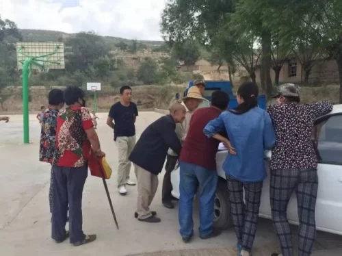 用生命践行扶贫的使命——靖边39岁的乡镇干部白新荣因公殉职(图1) 用生命践行扶贫的使命——靖边39岁的乡镇干部白新荣因公殉职(图1)