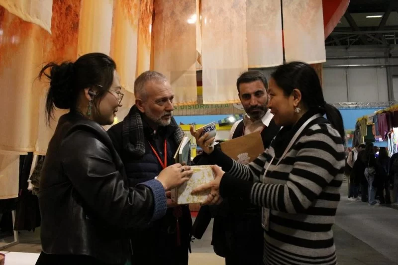 “多彩中国 佳节好物”主题展区在2023年米兰国际手工艺博览会成功举办(图10)