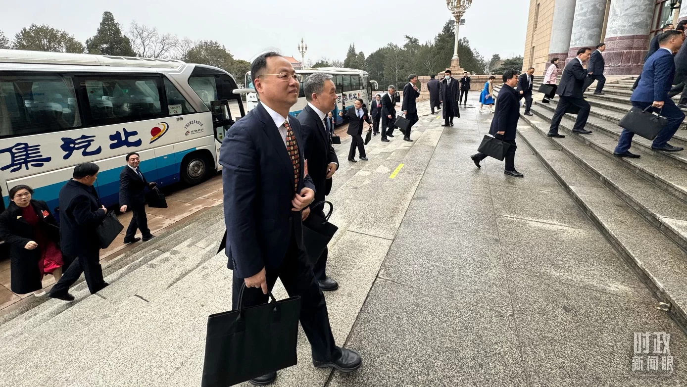 时政新闻眼丨发展新质生产力，习近平为何强调“因地制宜”四个字？(图13)