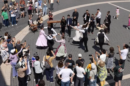 应世界之变 答时代之问——习近平主席为全球治理体系变革提供思想引领(图8) 应世界之变 答时代之问——习近平主席为全球治理体系变革提供思想引领(图8)