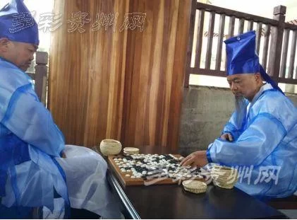 贵州六盘水一国学馆开馆 “汉服爷爷”走红网络(图1) 贵州六盘水一国学馆开馆 “汉服爷爷”走红网络(图1)