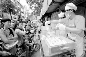 大学生2年变身“包子王” 年销售额近3000万(图)(图2)