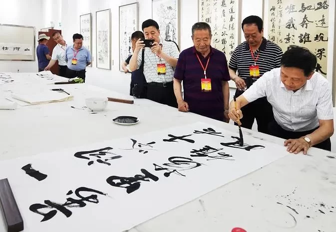 专家学者齐聚《沁园春·雪》诞生地——品诗词之美 享文化盛宴(图1)