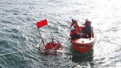 “张謇”号抵达南海目标海域开展深海设备测试和科学调查