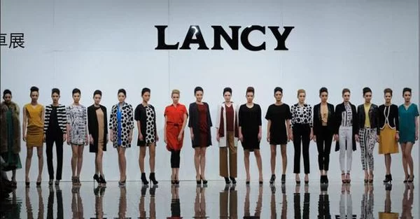 为促进品牌销售增长 国产女装掀跨界热潮(图2) 为促进品牌销售增长 国产女装掀跨界热潮(图2)