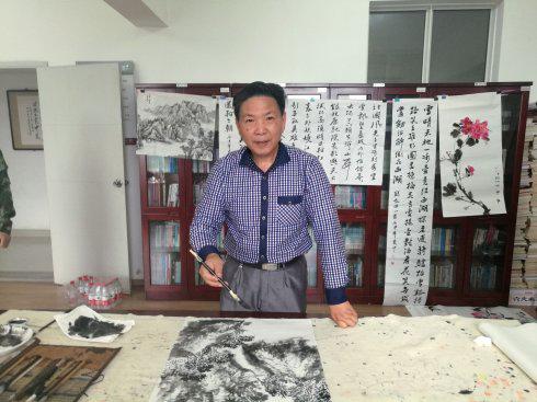 卓越书画院开展＂献礼建党95周年送书画进军营＂活动(图5)