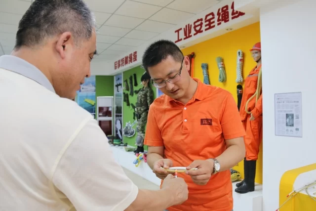 大国工匠:80后制绳技师 创下中国绳缆界四个第一(图2) 大国工匠:80后制绳技师 创下中国绳缆界四个第一(图2)