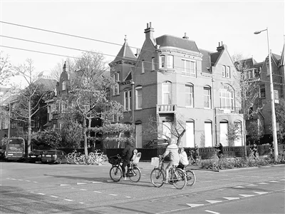 道路发电——低碳环保的新型发电方式(图1) 道路发电——低碳环保的新型发电方式(图1)