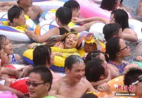 "秋老虎"持续盘踞中东部 多地高温逼近40度(图4) "秋老虎"持续盘踞中东部 多地高温逼近40度(图4)