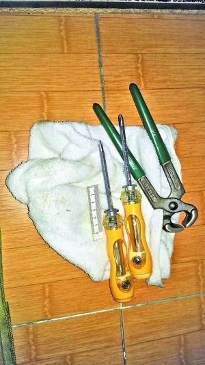 盗窃车牌犯罪团伙作案后留下二维码索“赎金”(图1) 盗窃车牌犯罪团伙作案后留下二维码索“赎金”(图1)