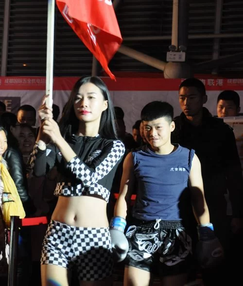 决战“香城” 昆仑决中泰拳王争霸赛成都开赛(图2) 决战“香城” 昆仑决中泰拳王争霸赛成都开赛(图2)