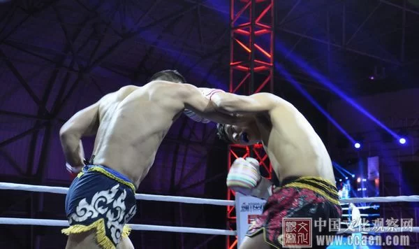 决战“香城” 昆仑决中泰拳王争霸赛成都开赛(图6) 决战“香城” 昆仑决中泰拳王争霸赛成都开赛(图6)