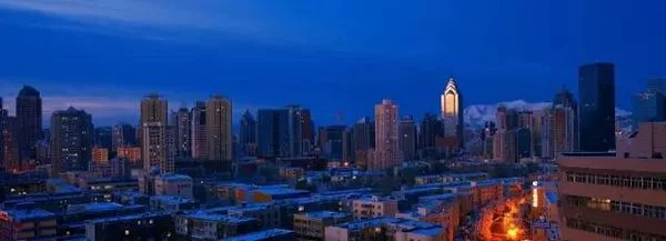 “丝绸之路冰雪风情节”摄影图片展在上海图书馆展出(图1) “丝绸之路冰雪风情节”摄影图片展在上海图书馆展出(图1)