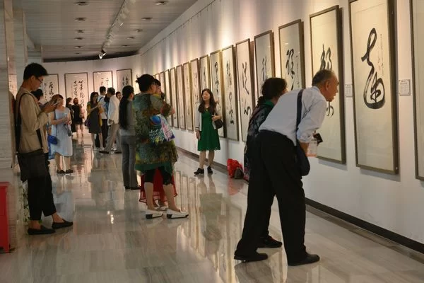 “翰墨情缘 畅写人生——谢金龙书法展”在京开幕(图6) “翰墨情缘 畅写人生——谢金龙书法展”在京开幕(图6)