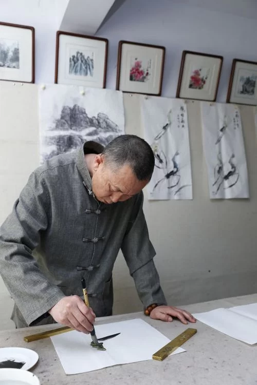 自然之韵在画中——记国家一级画师侯喜林艺术创作情怀(图2) 自然之韵在画中——记国家一级画师侯喜林艺术创作情怀(图2)