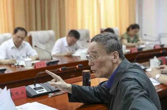 王岐山半个月内两次讲扶贫 释放啥信号?(图1) 王岐山半个月内两次讲扶贫 释放啥信号?(图1)