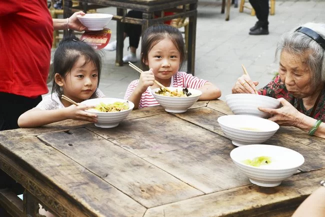 睿道国学文化入民心,惠民健康理念驻社区(图3) 睿道国学文化入民心,惠民健康理念驻社区(图3)