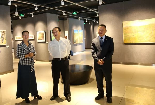 善行天下 大美凉山 ——好医生福能源举办公益画展(图3) 善行天下 大美凉山 ——好医生福能源举办公益画展(图3)