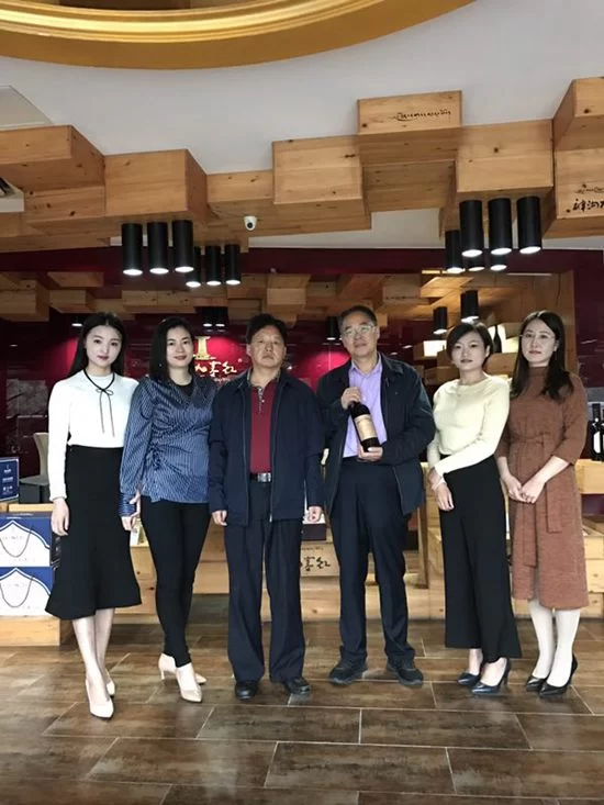 德国前总统武尔夫是如何喝上神沟九寨红的?(图2) 德国前总统武尔夫是如何喝上神沟九寨红的?(图2)