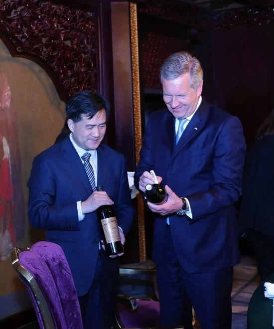 德国前总统武尔夫是如何喝上神沟九寨红的?(图1) 德国前总统武尔夫是如何喝上神沟九寨红的?(图1)