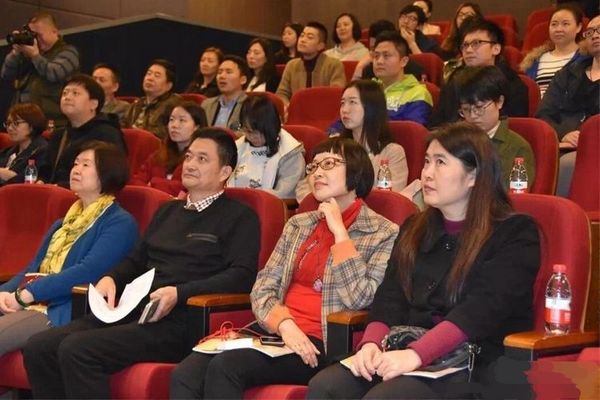 服务文化繁荣兴盛 陈红涛教授成都市规划管理局“重阳话国学”(图5) 服务文化繁荣兴盛 陈红涛教授成都市规划管理局“重阳话国学”(图5)