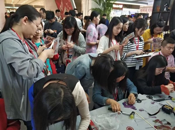 以互联网之力,为传统文化焕生 “永新华韵-京东非遗展”在京举办(图1) 以互联网之力,为传统文化焕生 “永新华韵-京东非遗展”在京举办(图1)