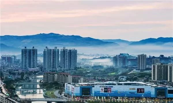 成都5月7日签约17个重大项目 投资总额达948.67亿元(图1) 成都5月7日签约17个重大项目 投资总额达948.67亿元(图1)