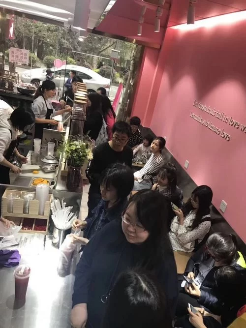 情系汶川,成都90后奶茶店老板定制汶川甜樱桃奶茶成网红!(图5) 情系汶川,成都90后奶茶店老板定制汶川甜樱桃奶茶成网红!(图5)