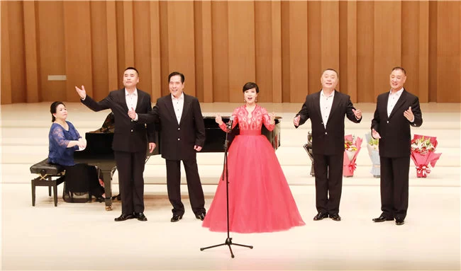 弘扬国医文化 再现艺术经典——好医生唱响“国医赞歌”(图3) 弘扬国医文化 再现艺术经典——好医生唱响“国医赞歌”(图3)