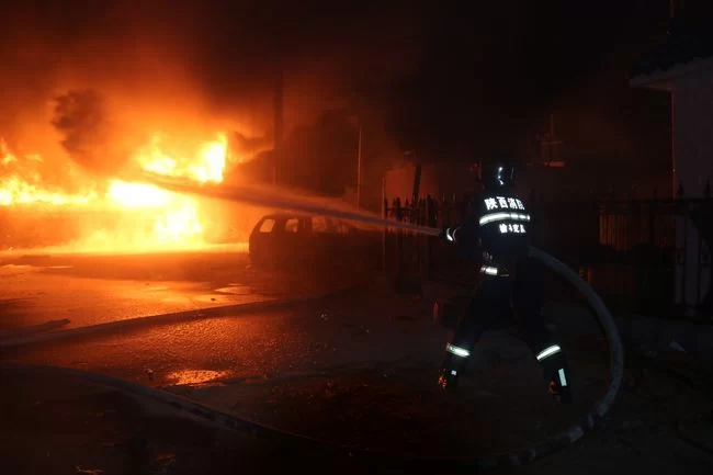 “6·11”险情突降  榆林支队“五个第一”化险为夷(图2) “6·11”险情突降  榆林支队“五个第一”化险为夷(图2)