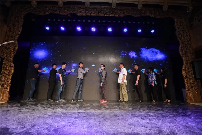 首届非遗创新设计大赛颁奖典礼暨传统文化与设计教育跨领域高峰论坛在京举行(图1) 首届非遗创新设计大赛颁奖典礼暨传统文化与设计教育跨领域高峰论坛在京举行(图1)