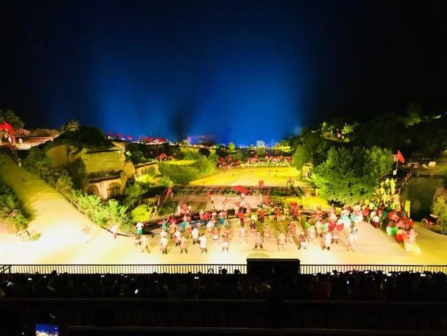 2018中国旅游演艺联盟年会暨新时代文化旅游融合发展高峰论坛举办(图4) 2018中国旅游演艺联盟年会暨新时代文化旅游融合发展高峰论坛举办(图4)