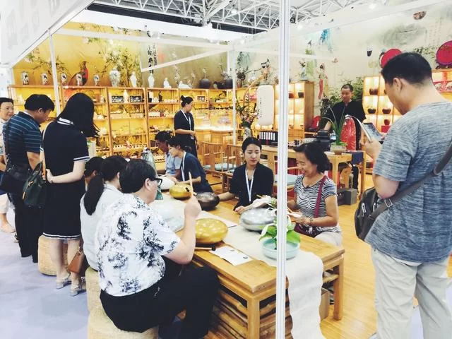 物宝天华,流光溢彩——暨唐人祥曜变天目惊艳2018北京文交会(图1) 物宝天华,流光溢彩——暨唐人祥曜变天目惊艳2018北京文交会(图1)