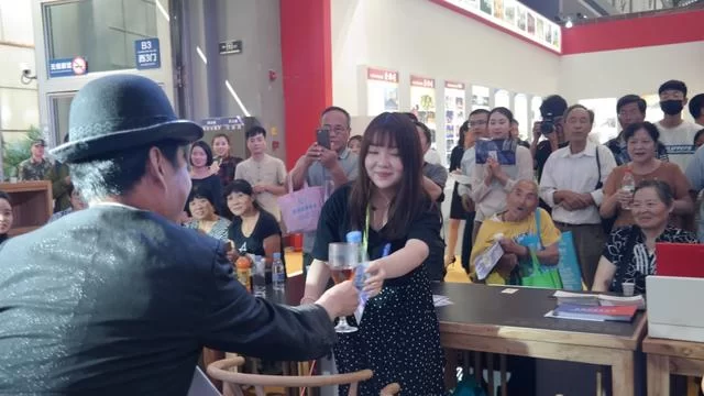 西安新城区:把“舞台”送上文博会 动态展示文化魅力(图5) 西安新城区:把“舞台”送上文博会 动态展示文化魅力(图5)