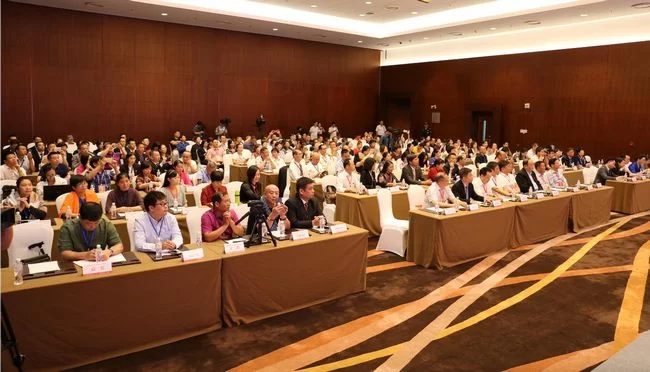 “致敬改革开放40年,推进农业农村现代化”研讨会聚焦农业品牌发展(图1) “致敬改革开放40年,推进农业农村现代化”研讨会聚焦农业品牌发展(图1)