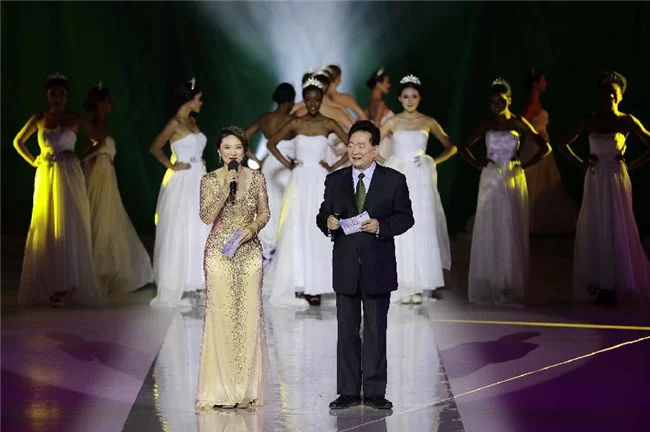 “2018环球旅游小姐世界总决赛”圆满落幕 俄罗斯选手夺冠(图2) “2018环球旅游小姐世界总决赛”圆满落幕 俄罗斯选手夺冠(图2)