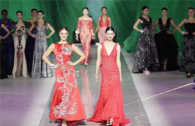 “2018环球旅游小姐世界总决赛”圆满落幕 俄罗斯选手夺冠(图3) “2018环球旅游小姐世界总决赛”圆满落幕 俄罗斯选手夺冠(图3)