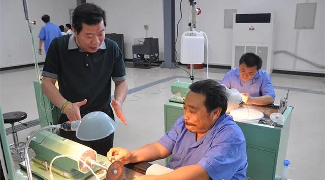 相伯居“金镶玉”技艺珠宝荣获2018文化产业学院奖传统工艺振兴金奖(图4) 相伯居“金镶玉”技艺珠宝荣获2018文化产业学院奖传统工艺振兴金奖(图4)