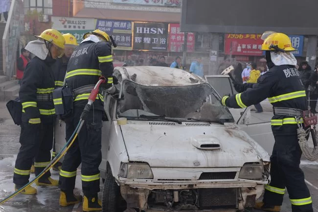 陕西清涧:2018年度“119消防宣传月”正式启动(图3) 陕西清涧:2018年度“119消防宣传月”正式启动(图3)