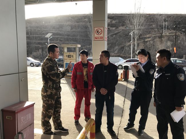 陕西佳县消防大队联合多部门开展消防安全检查(图2) 陕西佳县消防大队联合多部门开展消防安全检查(图2)